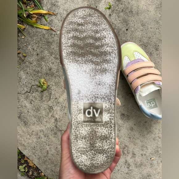 Dolce Vita Retro Harmony Velcro sneakers, size 6 - Picture 9 of 11